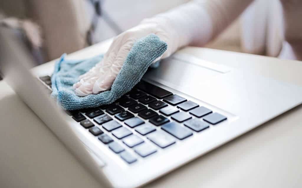How to clean up laptop